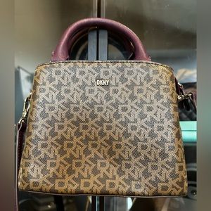 DKNY
Paige Small Satchel